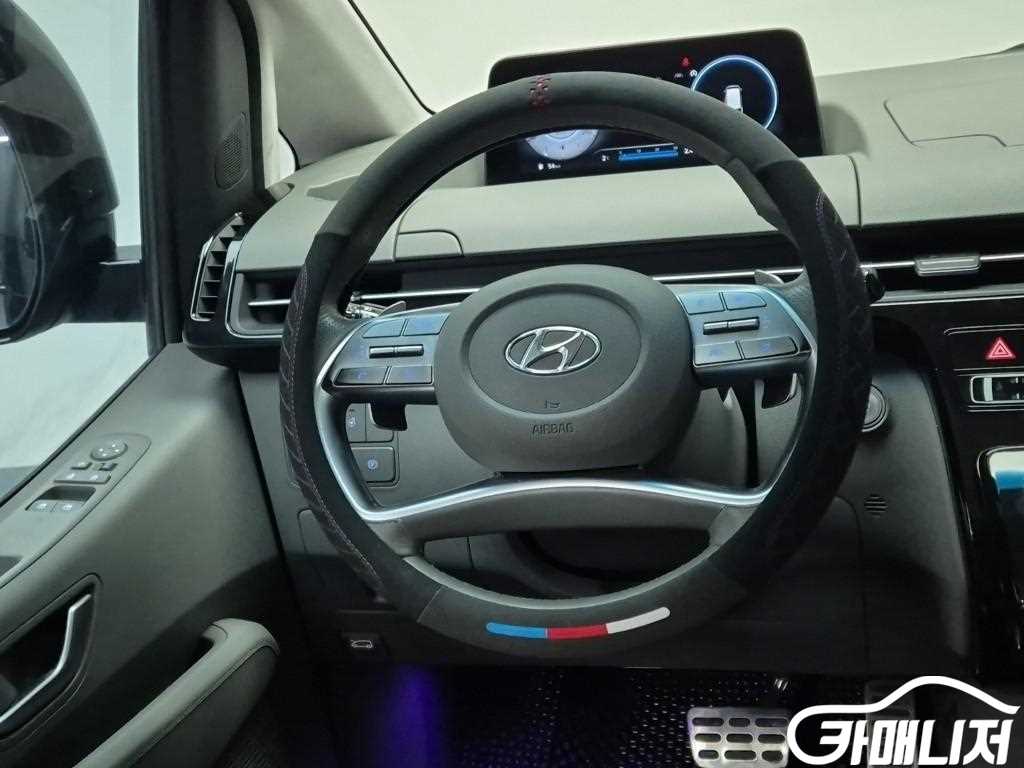 Hyundai Staria 4WD Diesel Lounge Inspiration thumbnail 9