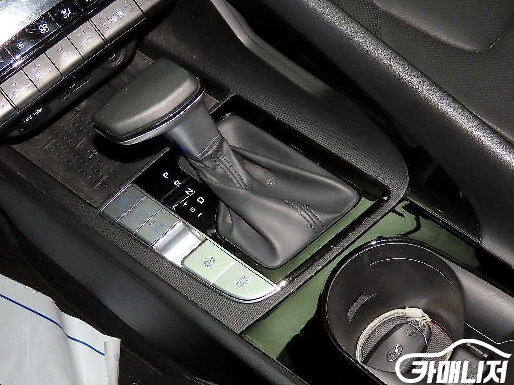 Hyundai Avante 1.6 Inspiration thumbnail 12