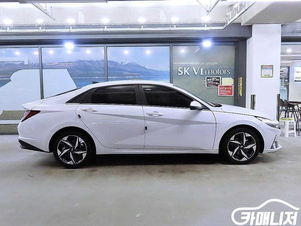 Hyundai Avante 1.6 Inspiration thumbnail 3