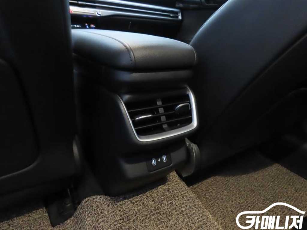 Hyundai Grandeur Grandeur Hybrid Premium thumbnail 8