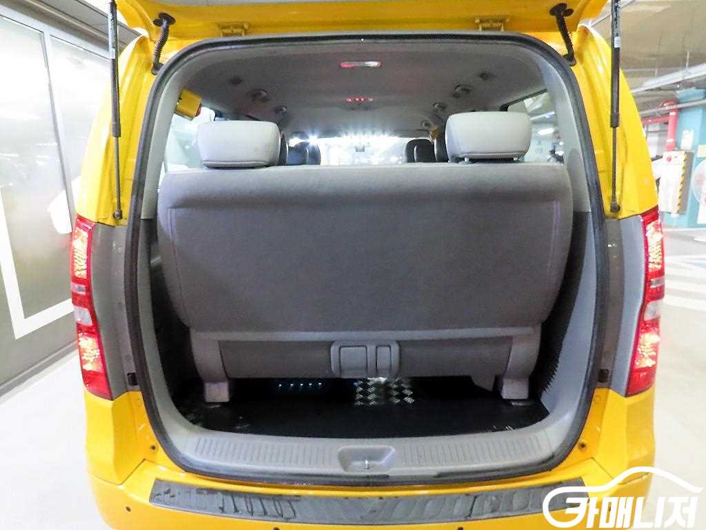 Hyundai Starex Grand Starex 12-Seater Wagon thumbnail 17