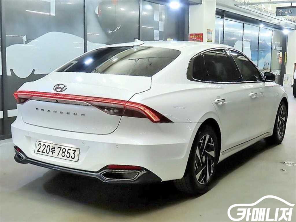 Hyundai Grandeur The New Grandeur IG Hybrid Premium Choice thumbnail 4