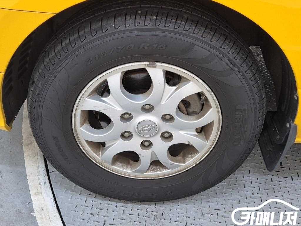 Hyundai Starex Grand Starex 11-Seater Wagon thumbnail 18