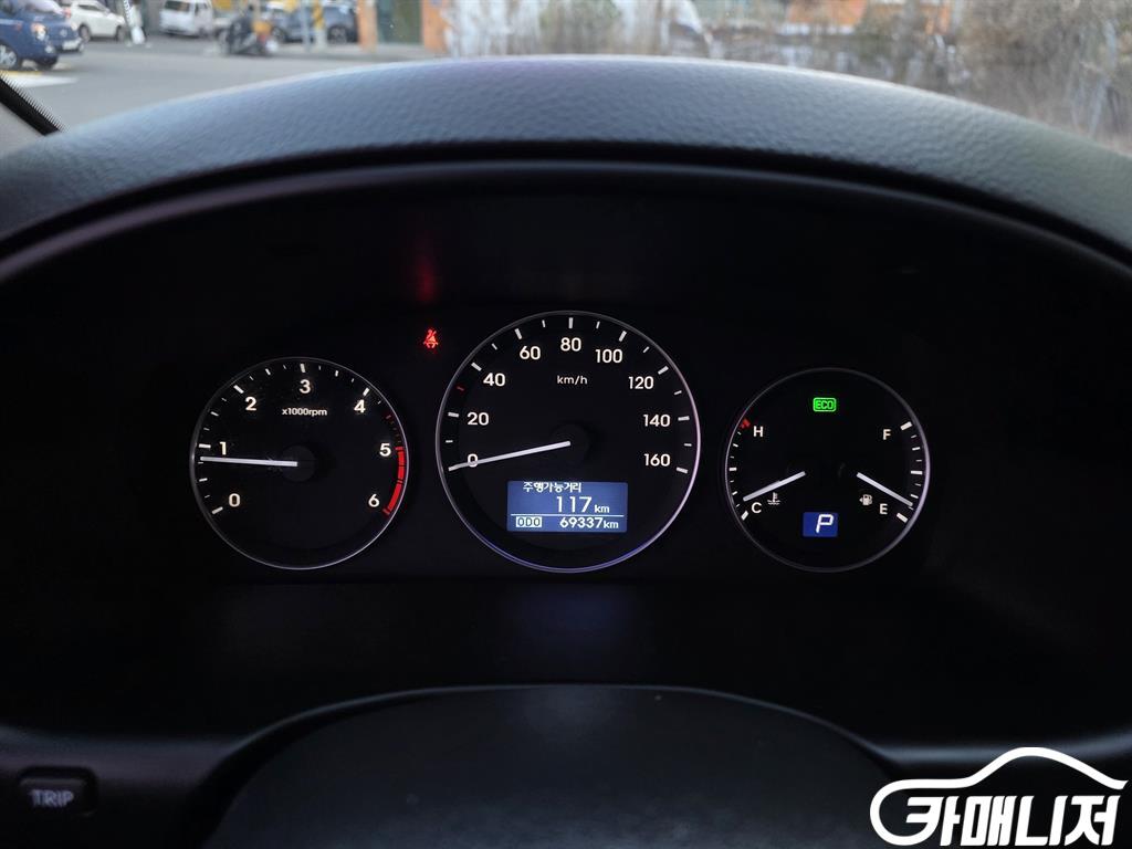 Hyundai Starex The New Grand Starex 2WD Wagon 12-Seater thumbnail 7