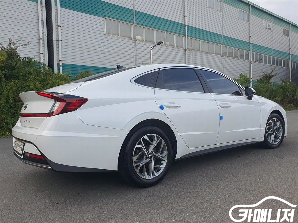 Hyundai Sonata 2.0 Premium thumbnail 5