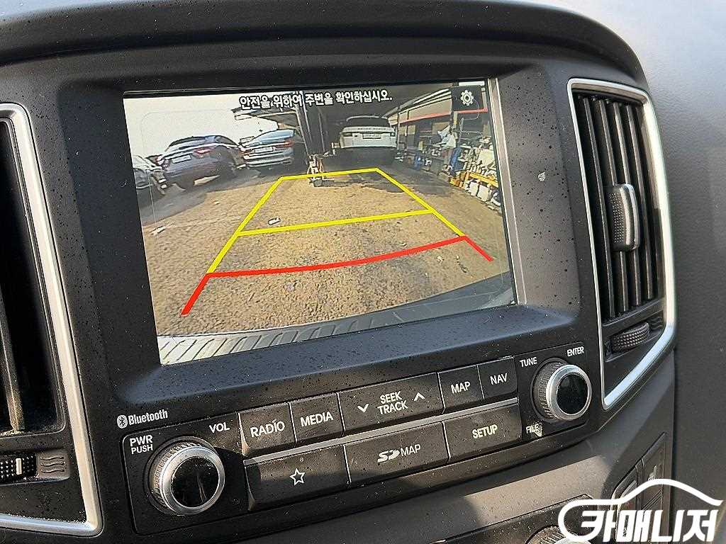 Hyundai Starex The New Grand Starex 2WD Wagon 12-Seater thumbnail 15