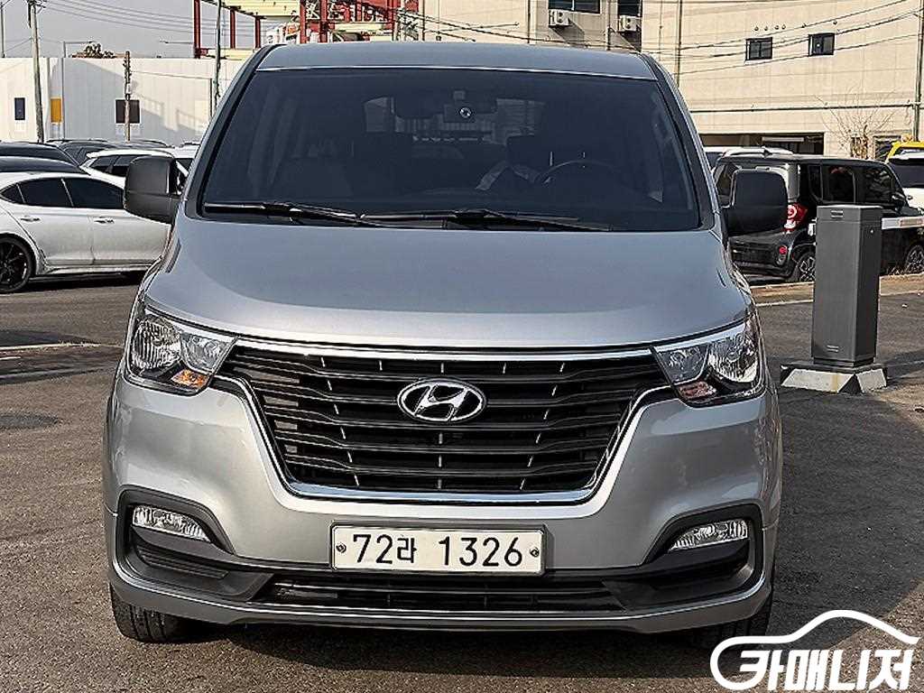 Hyundai Starex The New Grand Starex 2WD Wagon 12-Seater thumbnail 2
