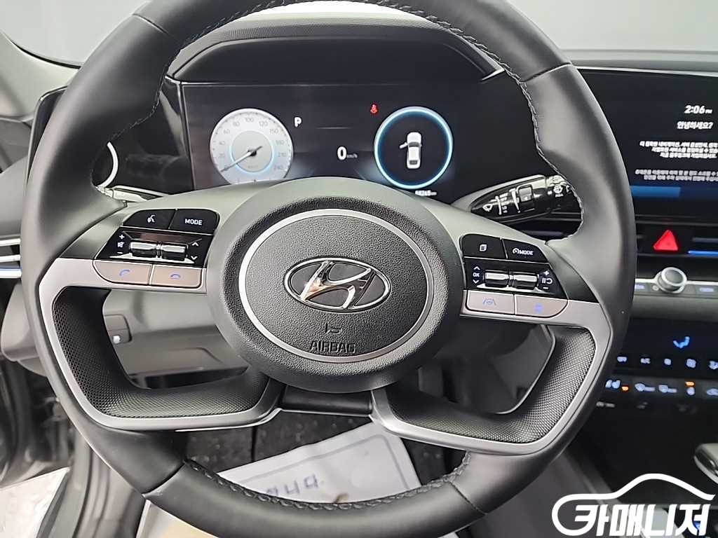 Hyundai Avante 1.6 Inspiration thumbnail 9