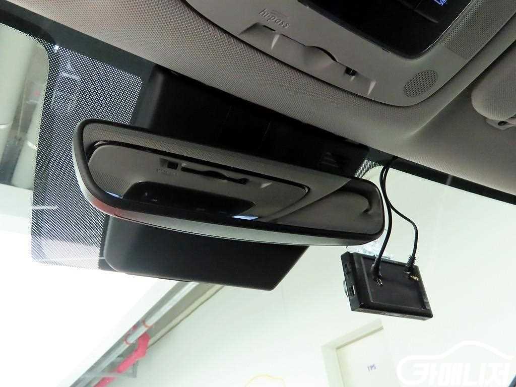 Hyundai Sonata 2.0 Premium Family thumbnail 14