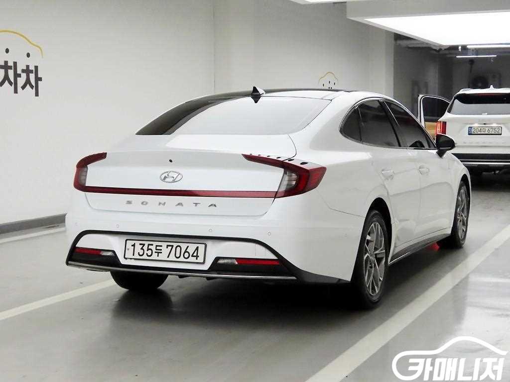 Hyundai Sonata 2.0 Premium Family thumbnail 3