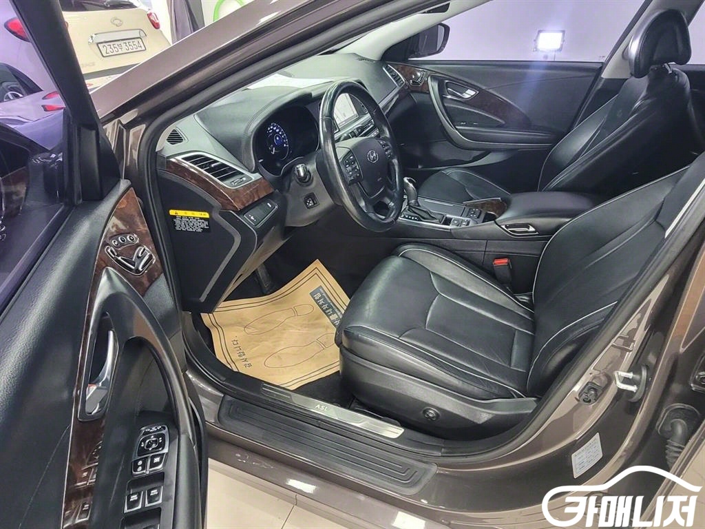 Hyundai Aslan G300 Modern thumbnail 4