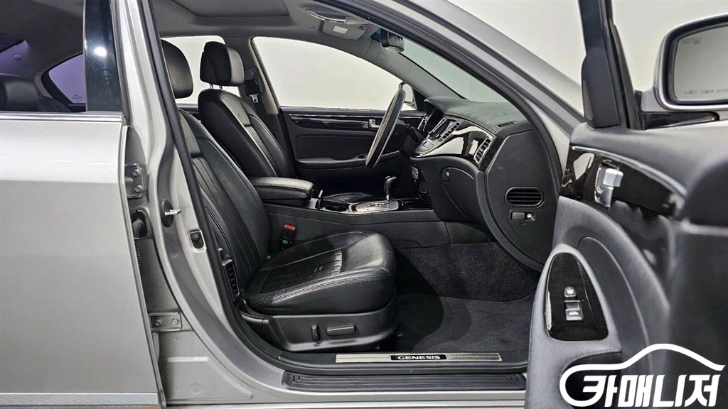 Hyundai Genesis BH330 LUXYRY thumbnail 10