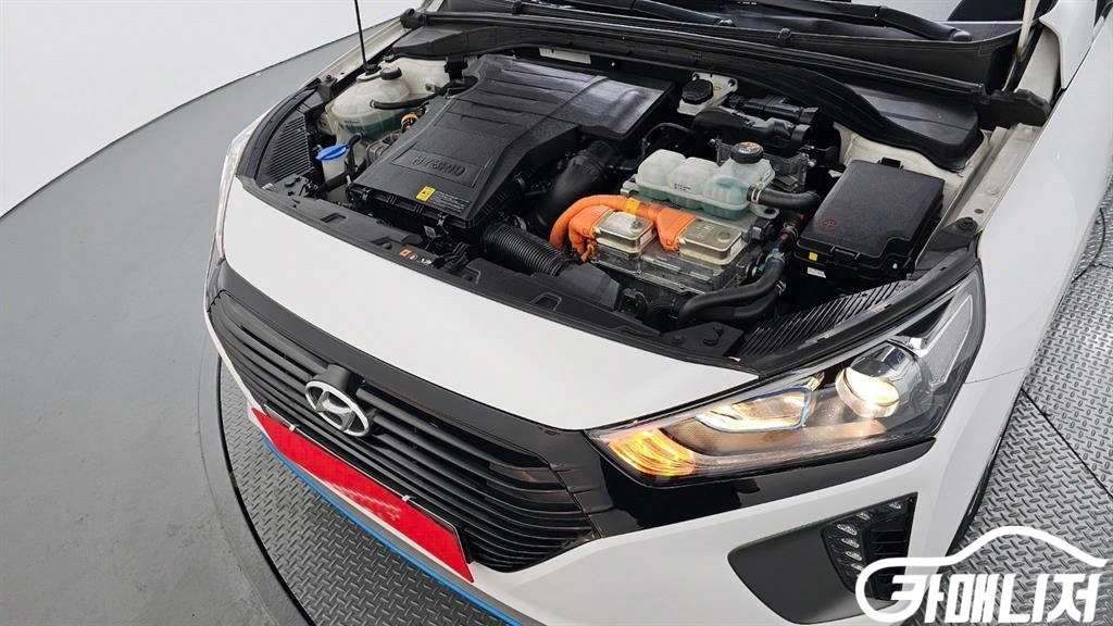 Hyundai Ioniq N thumbnail 6