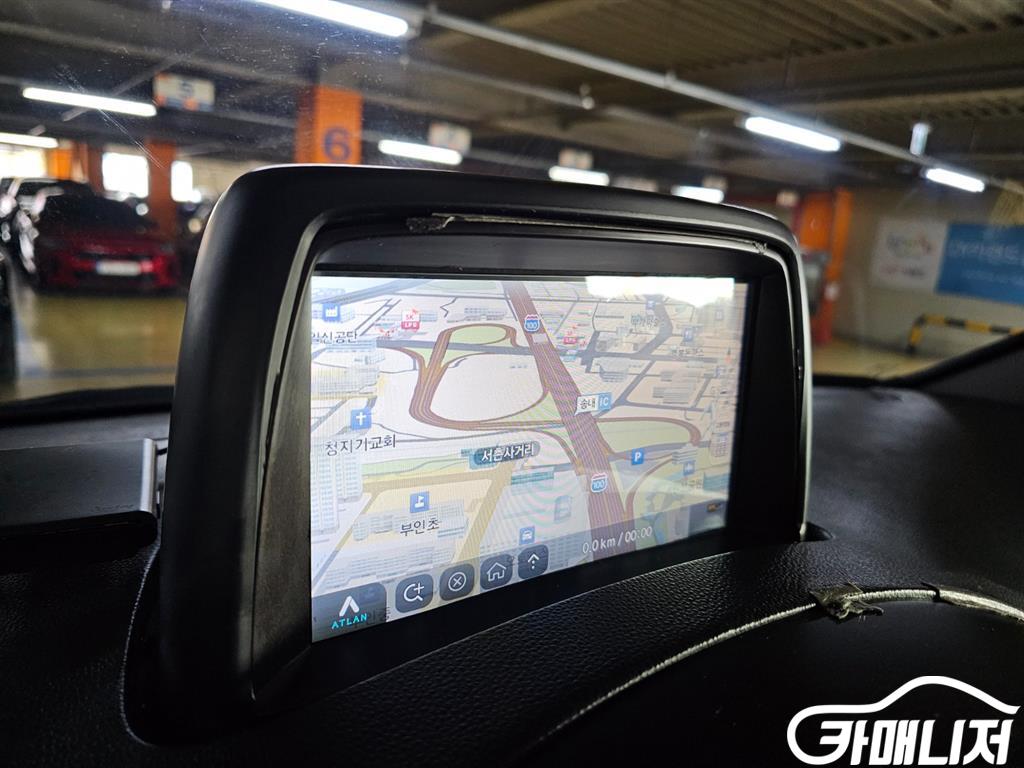 Hyundai Starex Grand Starex Van 3-Seater thumbnail 12