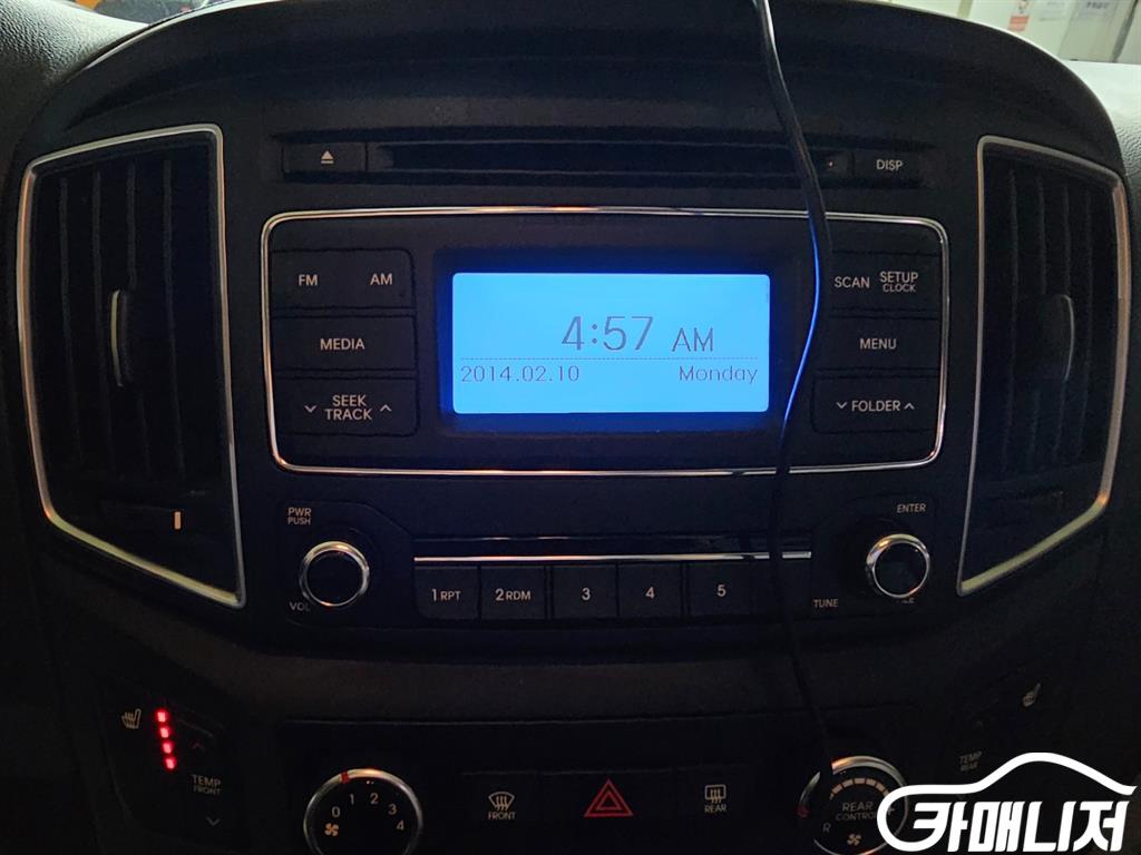 Hyundai Starex The New Grand Starex 2WD Urban 9-Seater thumbnail 11