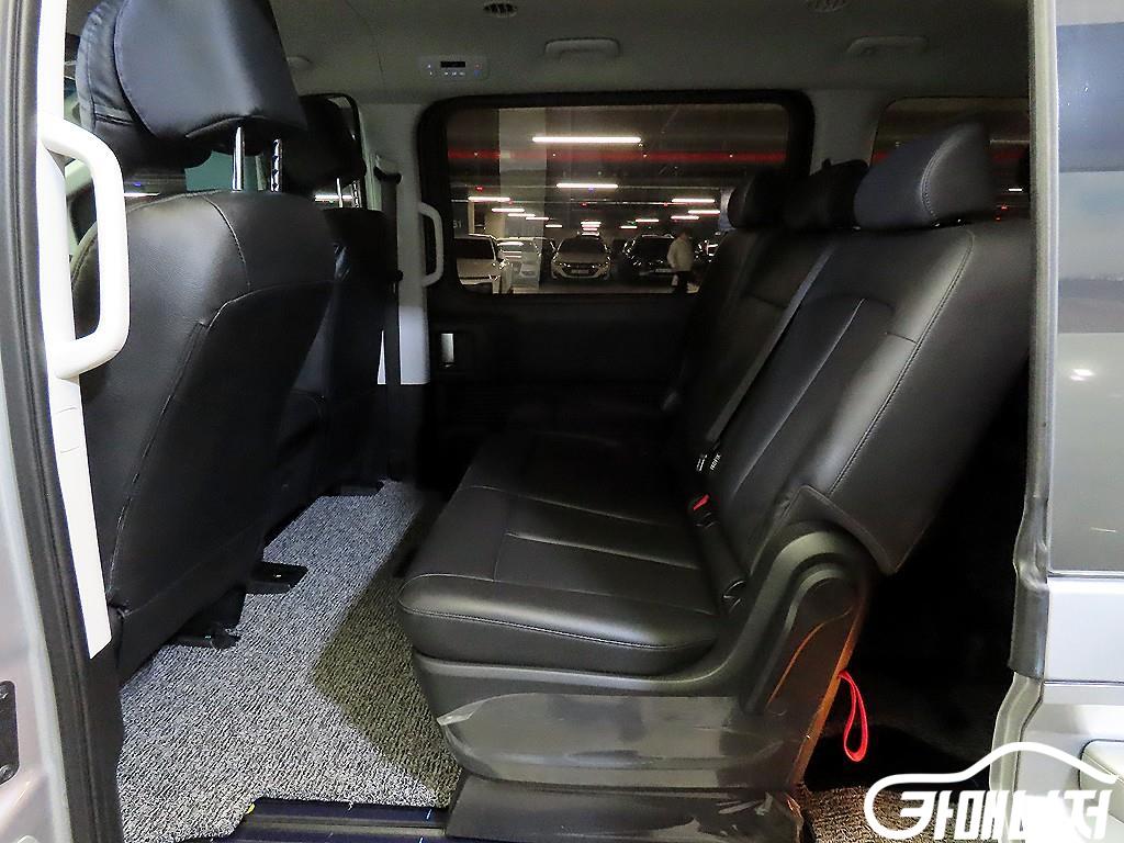 Hyundai Staria 2WD Diesel Tourer Modern thumbnail 7