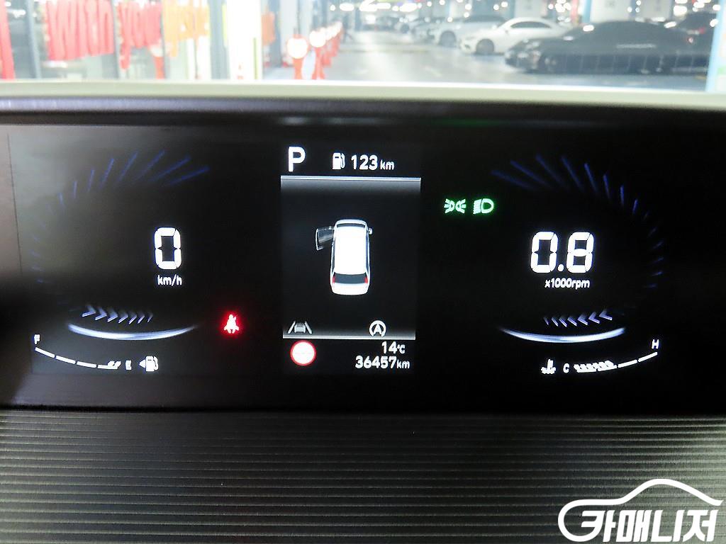 Hyundai Staria 2WD Diesel Tourer Modern thumbnail 9