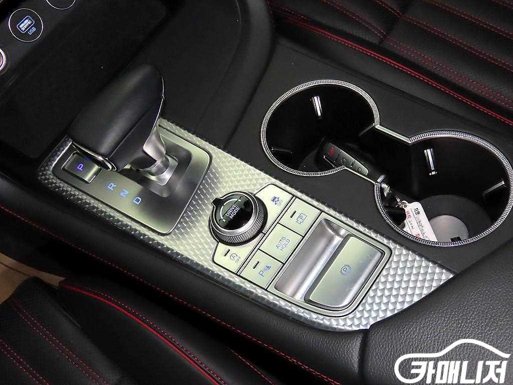 Genesis G70 The New G70 Gasoline 2.0T 4WD thumbnail 12