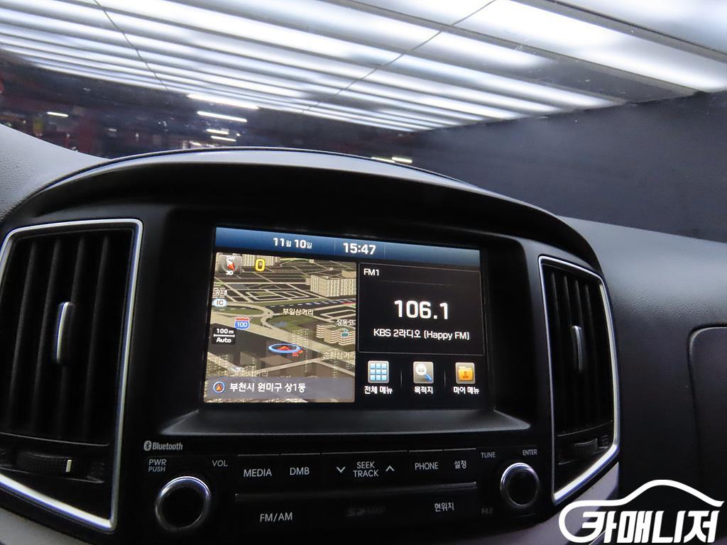 Hyundai Starex Grand Starex 12-Seater Wagon thumbnail 13