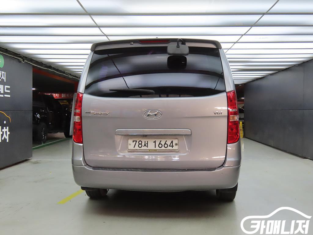 Hyundai Starex Grand Starex 12-Seater Wagon thumbnail 3