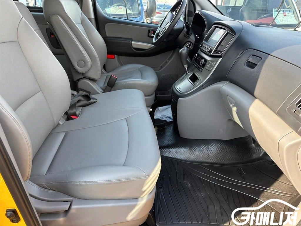 Hyundai Starex The New Grand Starex Child Safety Vehicle LPi thumbnail 13