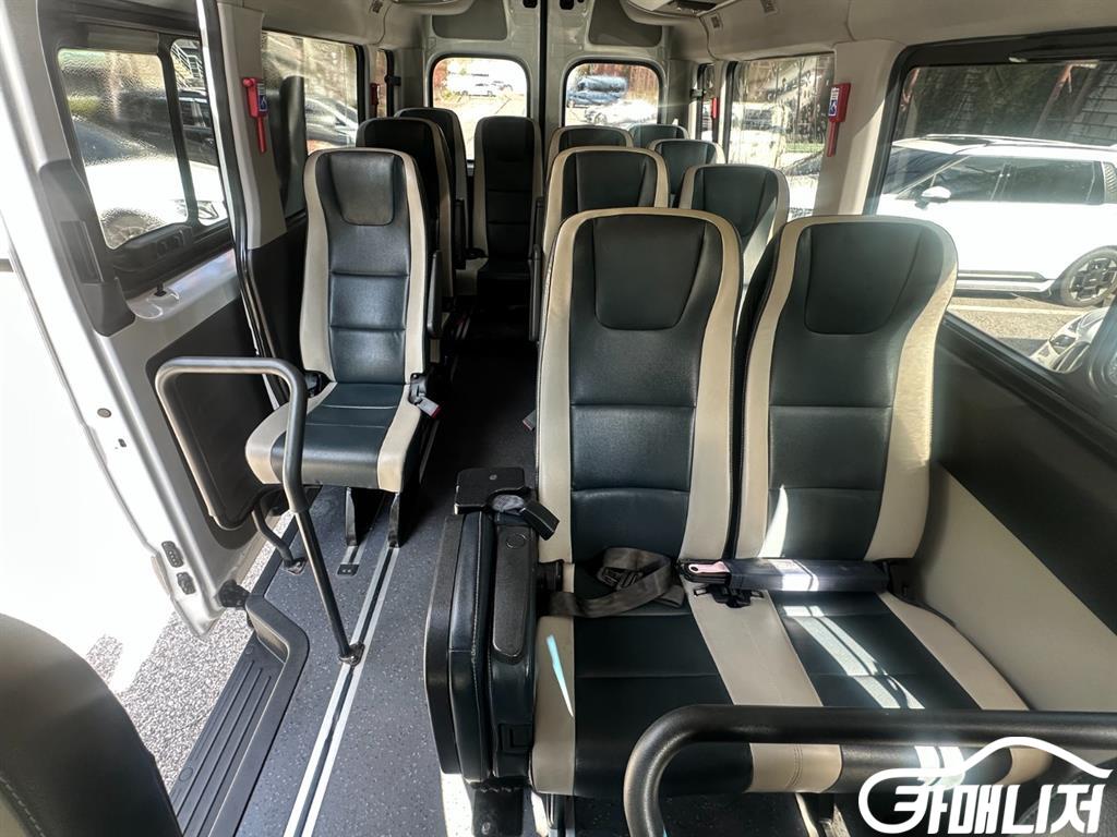 Hyundai Solati Luxury thumbnail 17