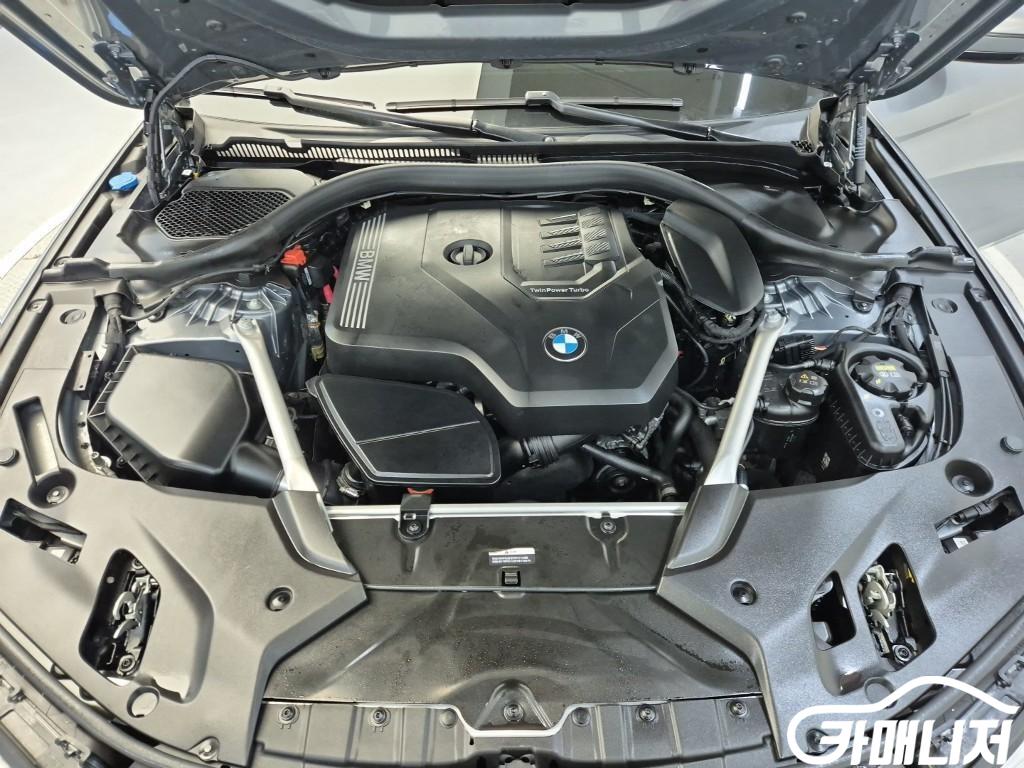 BMW 5 Series 520i thumbnail 5